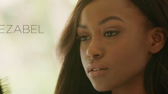 Белый друг брата трахает негритянку в попу